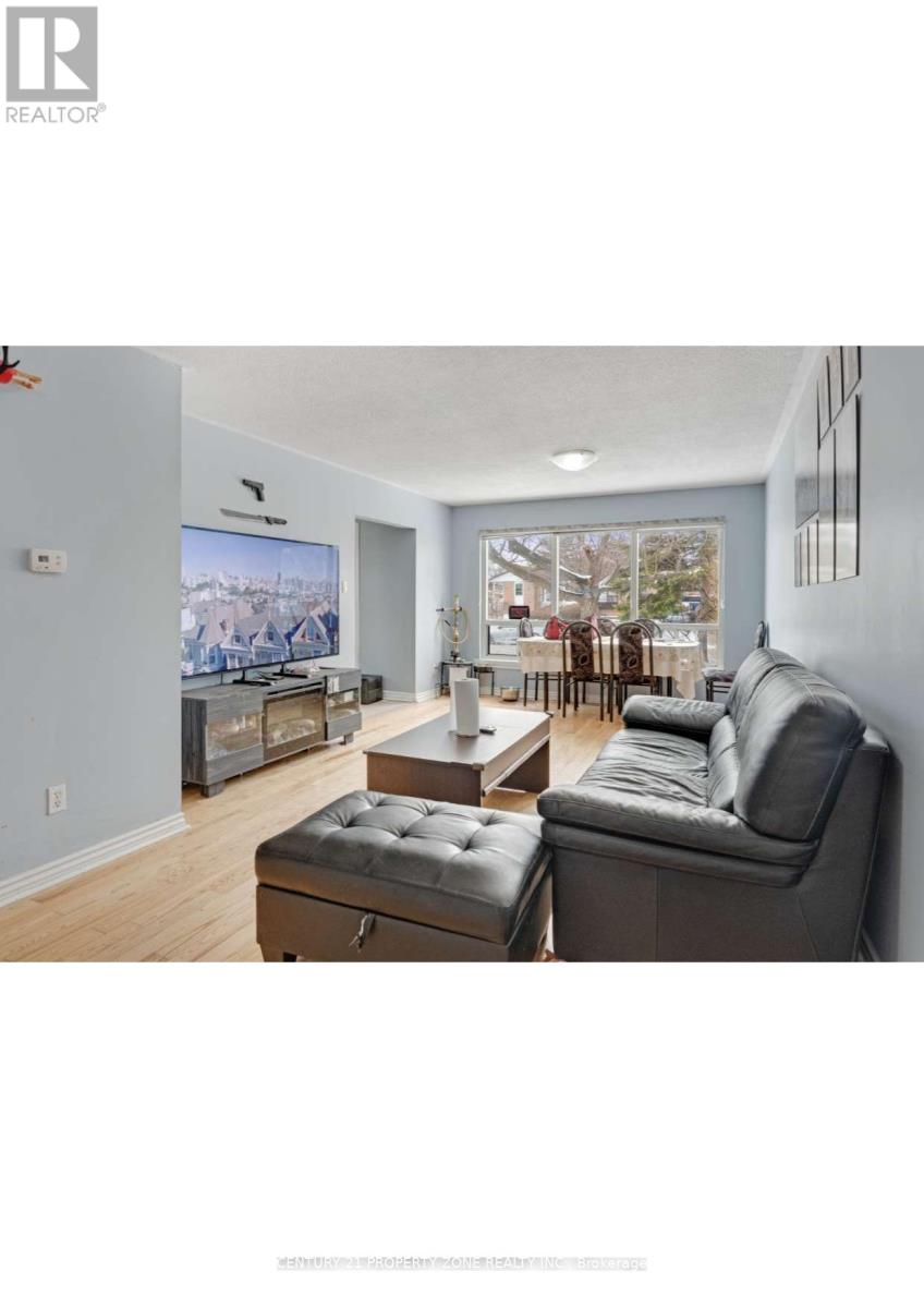 46 Flamingo Crescent, Brampton, Ontario  L6T 2G5 - Photo 4 - W12962124