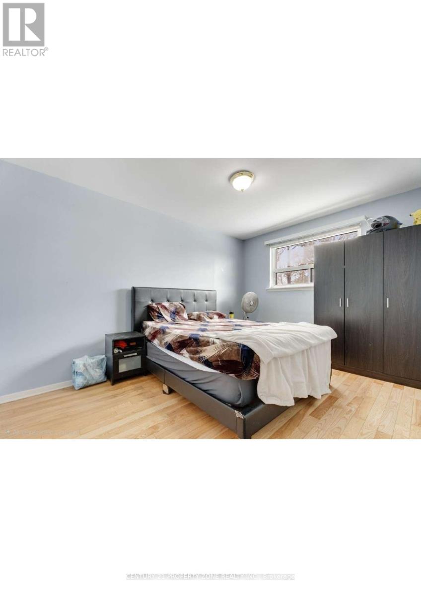 46 Flamingo Crescent, Brampton, Ontario  L6T 2G5 - Photo 5 - W12962124