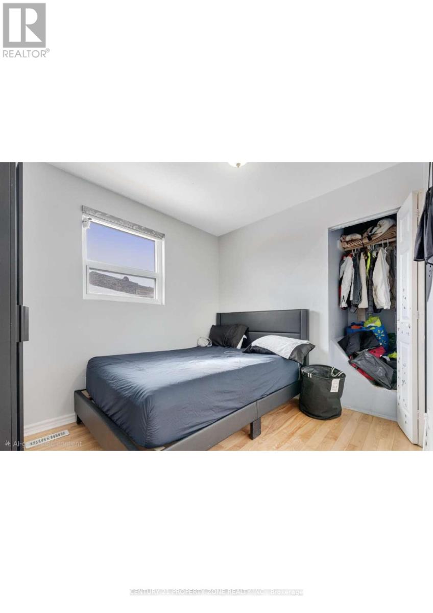 46 Flamingo Crescent, Brampton, Ontario  L6T 2G5 - Photo 7 - W12962124