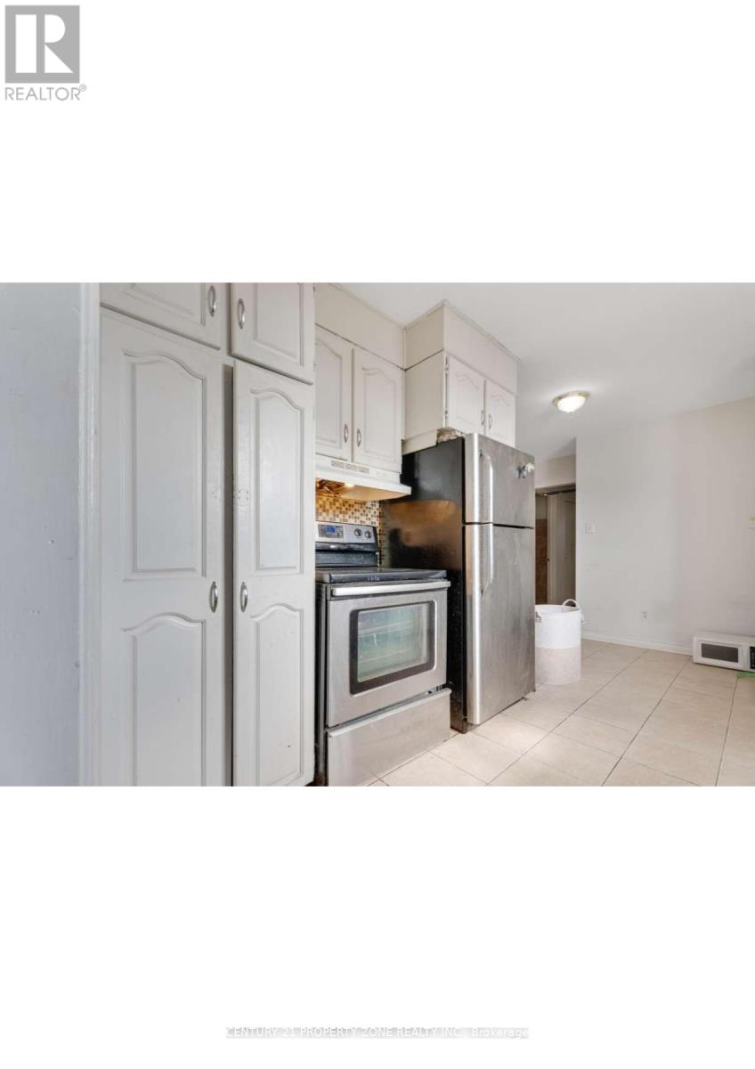 46 Flamingo Crescent, Brampton, Ontario  L6T 2G5 - Photo 8 - W12962124