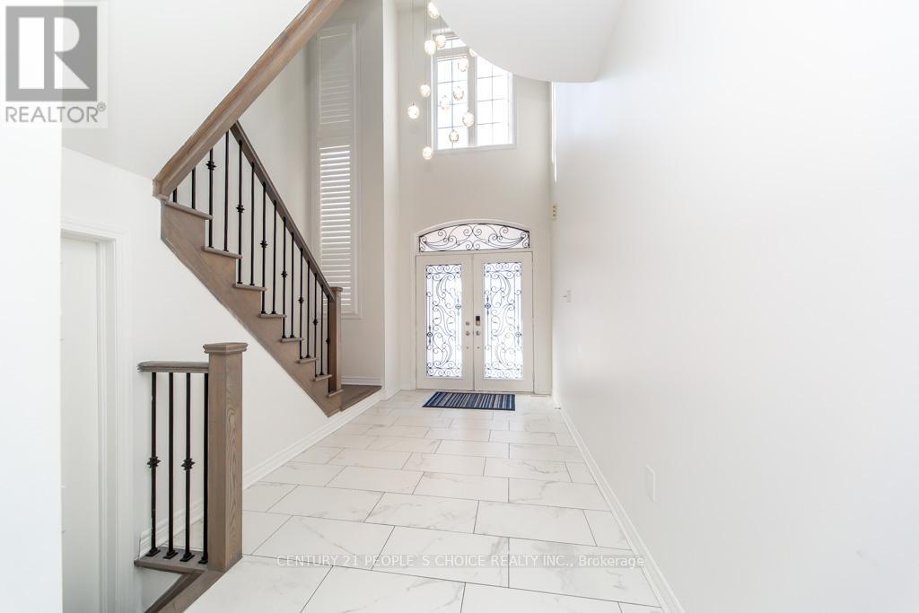 57 Aldersgate Drive, Brampton, Ontario  L7A 3Z9 - Photo 4 - W12962128