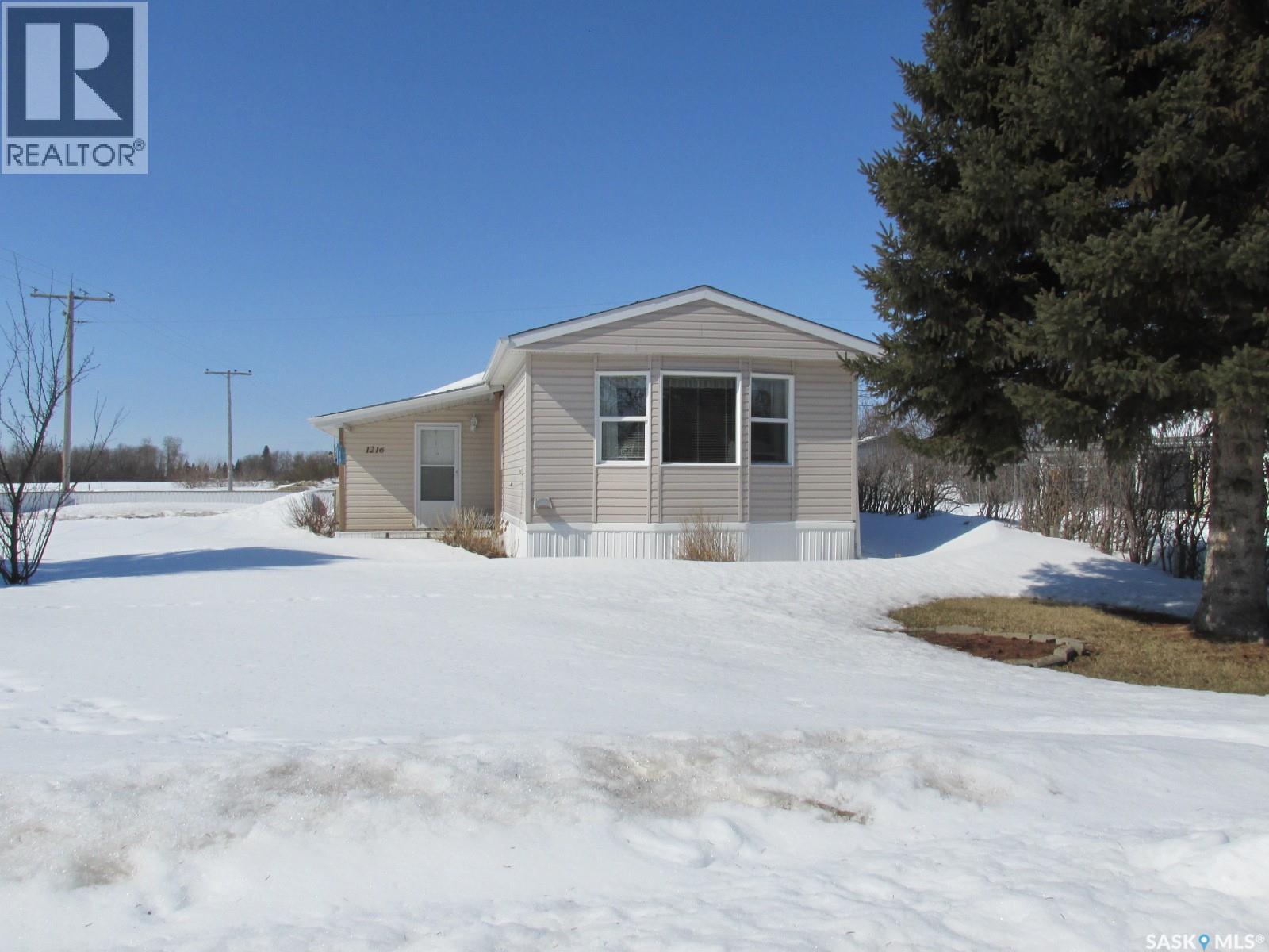 1216 2a Street W, Nipawin, Saskatchewan  S0E 1E0 - Photo 3 - SK032207