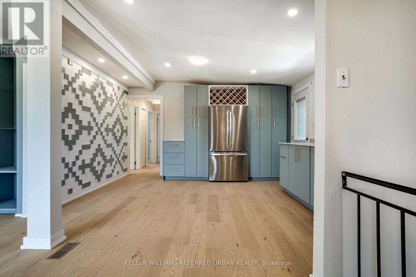 60 Fielding Crescent, Hamilton, Ontario  L8V 2P5 - Photo 3 - X12962106