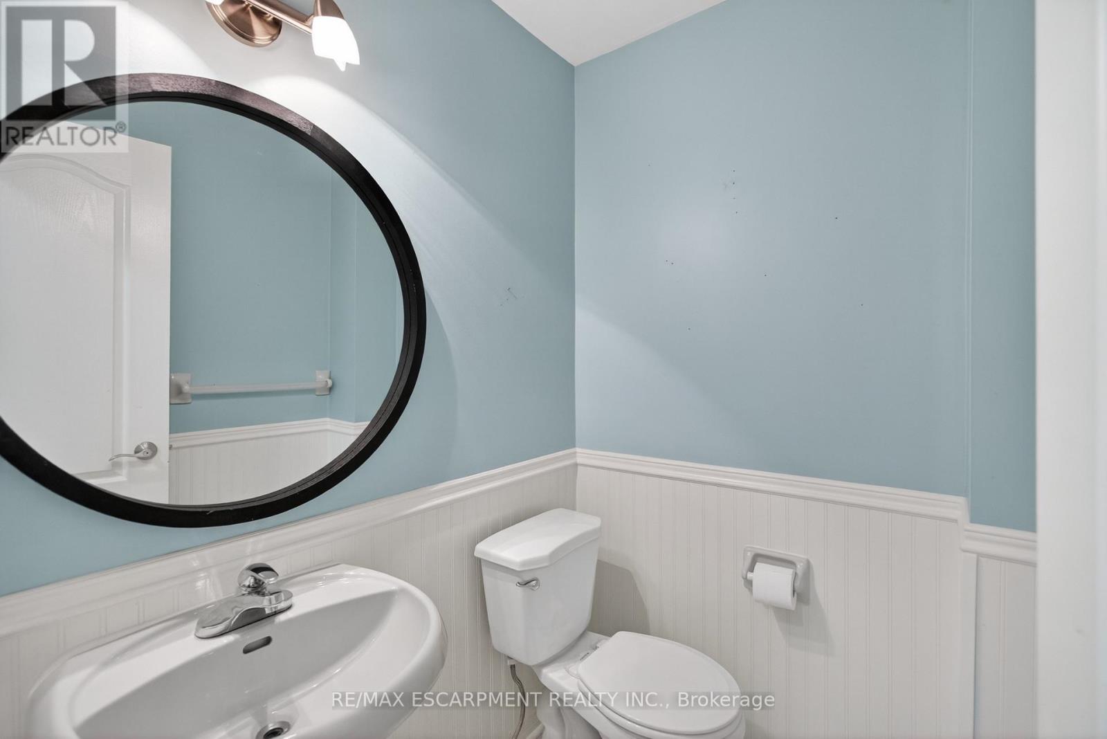 53 Laurendale Avenue, Hamilton, Ontario  L8B 0M6 - Photo 12 - X12962114