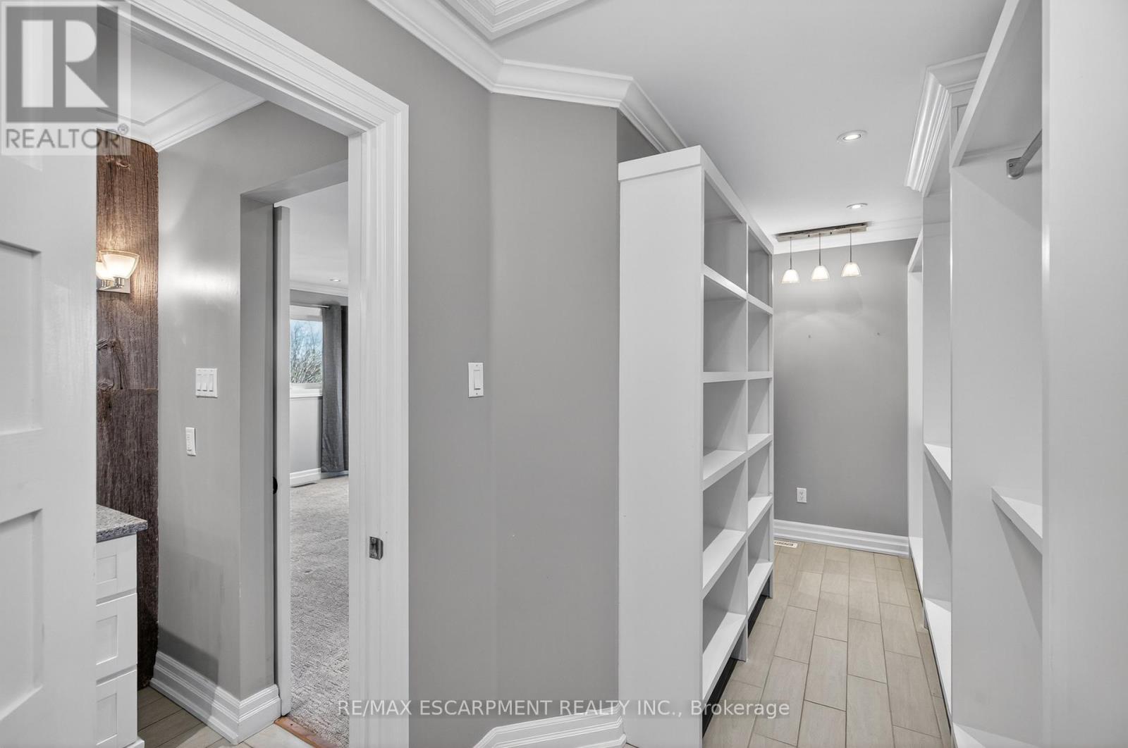 53 Laurendale Avenue, Hamilton, Ontario  L8B 0M6 - Photo 18 - X12962114