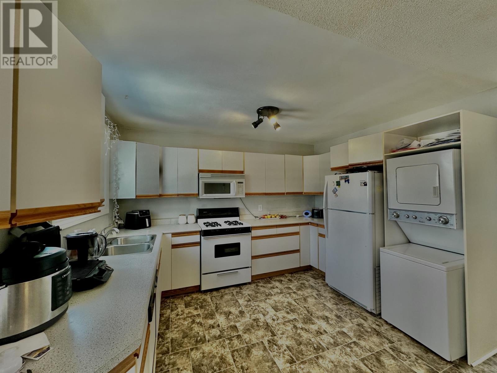 1032 Ninth St N, Kenora, Ontario  P9N 2T3 - Photo 11 - TB2600578