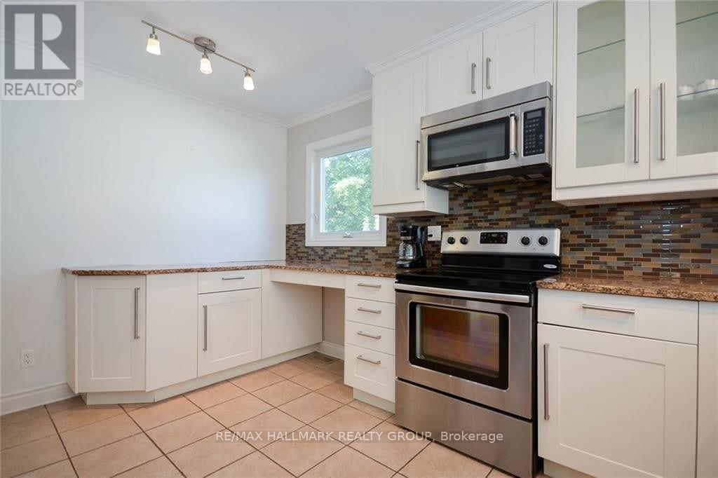 Upper Unit - 2409 Cheshire Road, Ottawa, Ontario  K2C 1G2 - Photo 7 - X12962164