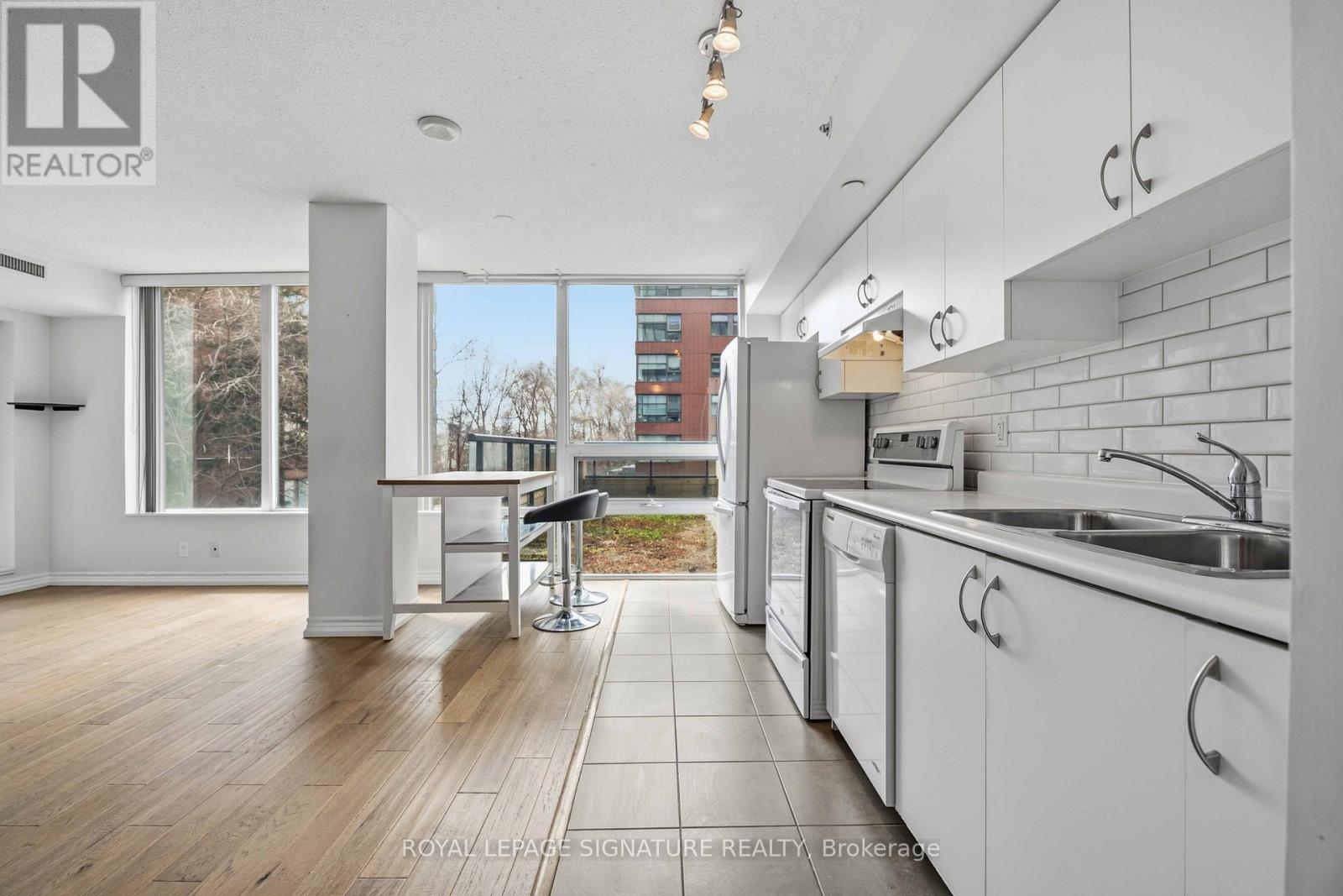 208 - 280 Donlands Avenue, Toronto, Ontario  M4J 3R4 - Photo 14 - E12962182