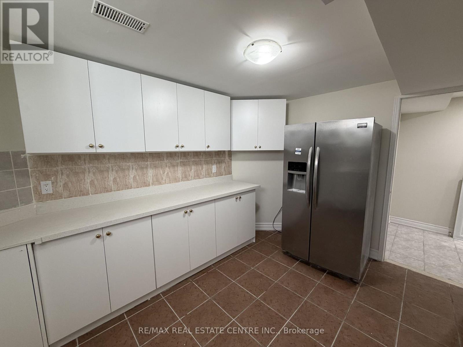 Bsmt - 10 Sheldon Drive, Ajax, Ontario  L1T 4K7 - Photo 11 - E12962190