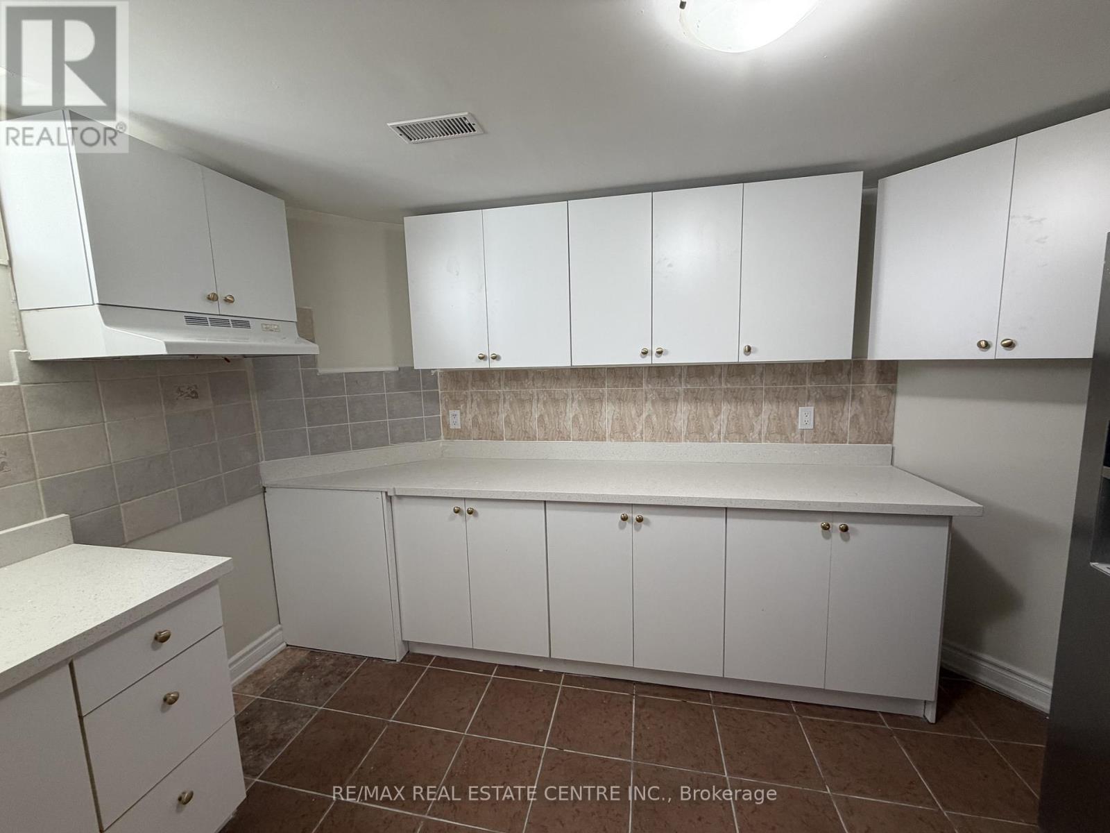 Bsmt - 10 Sheldon Drive, Ajax, Ontario  L1T 4K7 - Photo 12 - E12962190