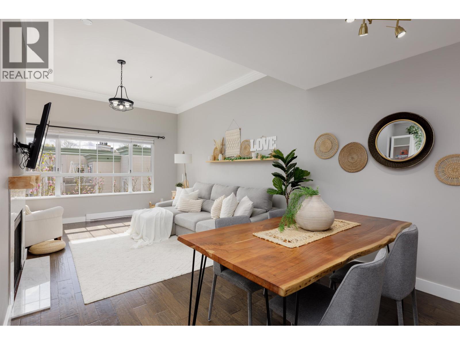 437 2980 Princess Crescent, Coquitlam, British Columbia  V3B 7R4 - Photo 2 - R3107183