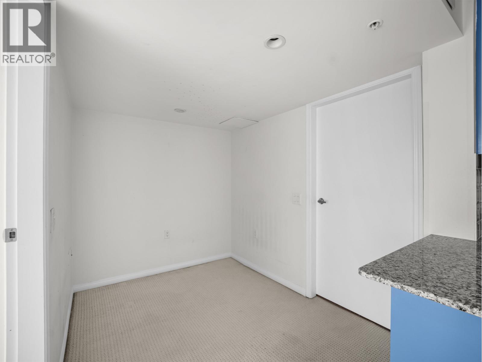 1404 188 E Esplanade, North Vancouver, British Columbia  V7L 4Y1 - Photo 11 - R3107187