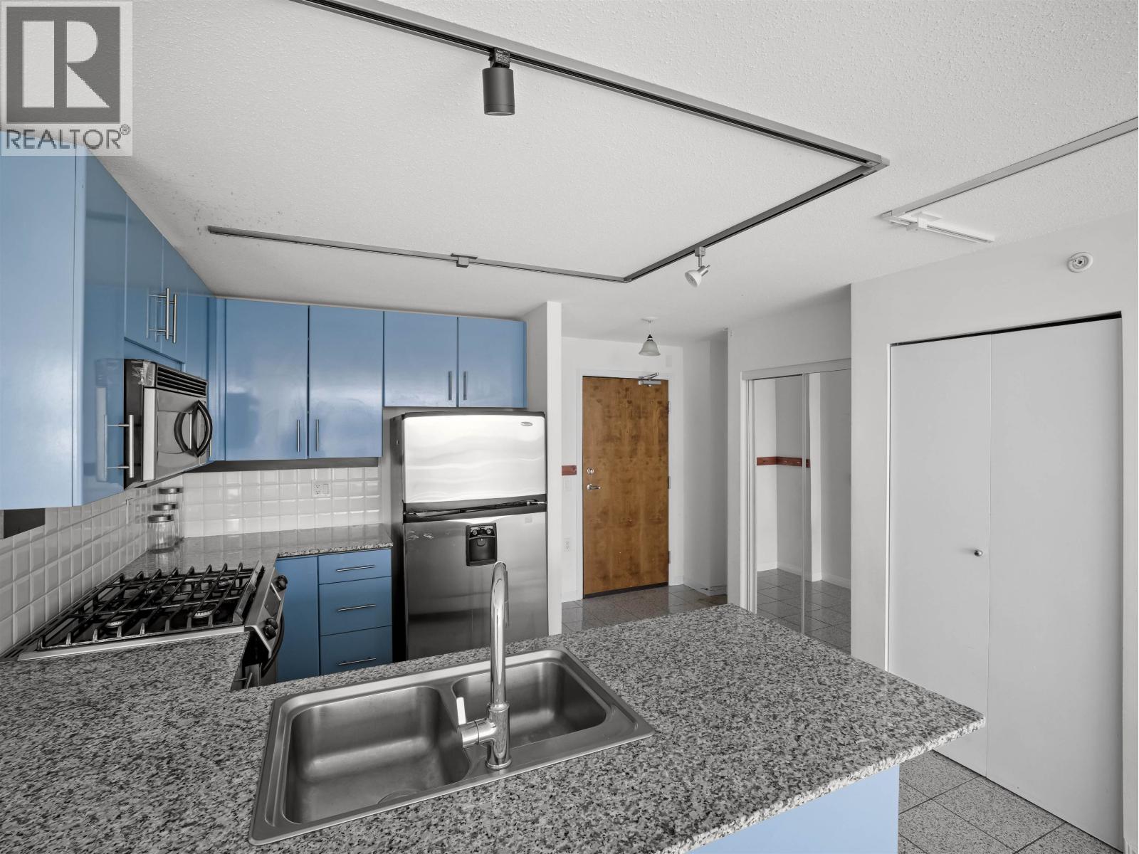 1404 188 E Esplanade, North Vancouver, British Columbia  V7L 4Y1 - Photo 15 - R3107187