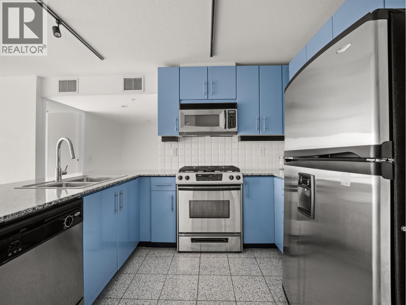 1404 188 E Esplanade, North Vancouver, British Columbia  V7L 4Y1 - Photo 16 - R3107187