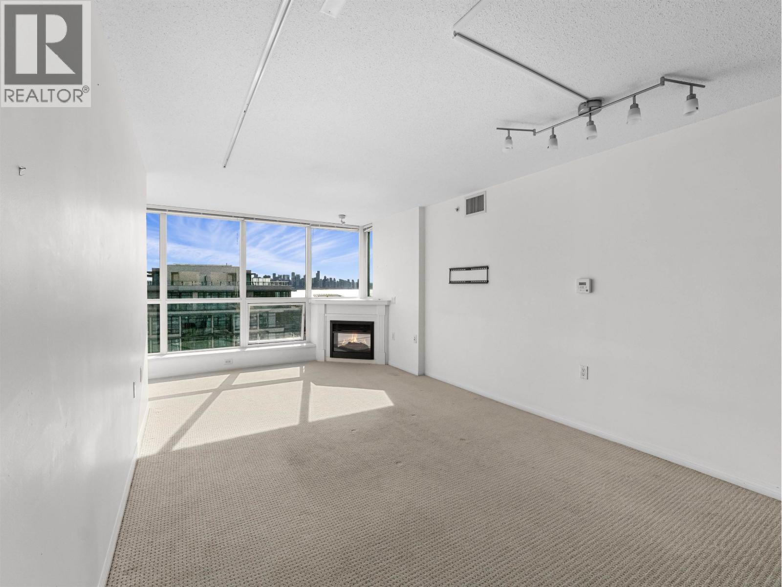 1404 188 E Esplanade, North Vancouver, British Columbia  V7L 4Y1 - Photo 4 - R3107187