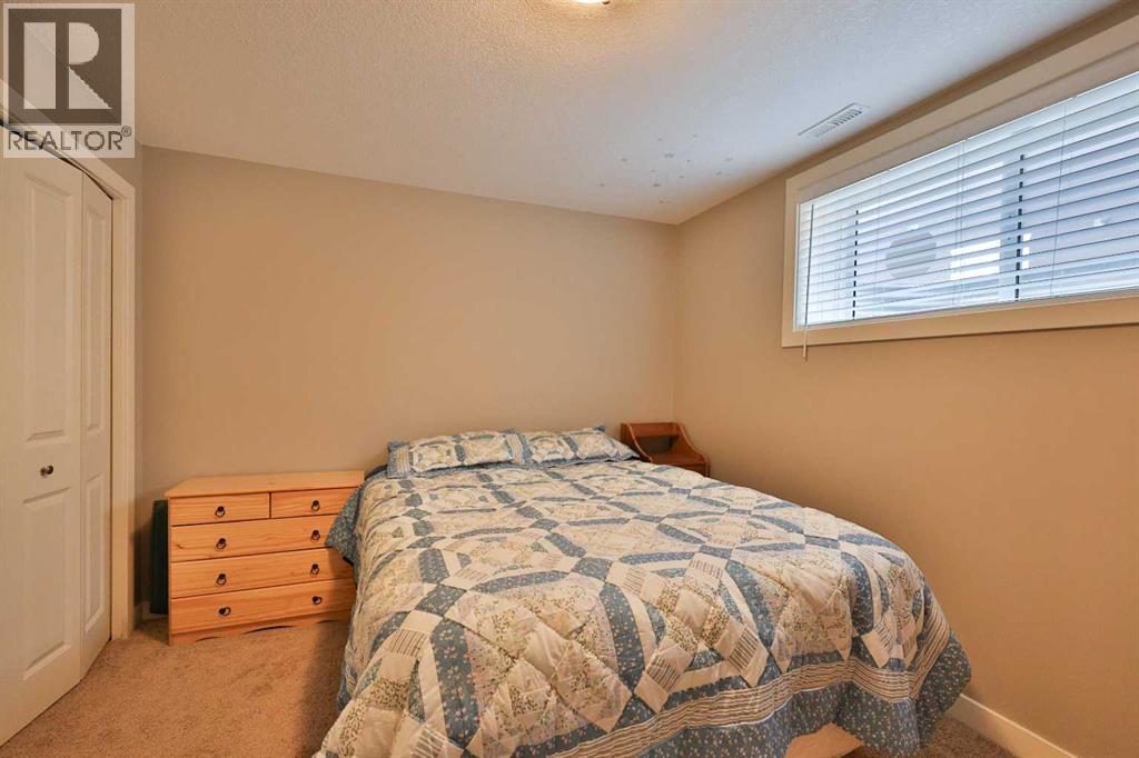 320 S 200 W, Raymond, Alberta  T0K 2S0 - Photo 25 - A2296274