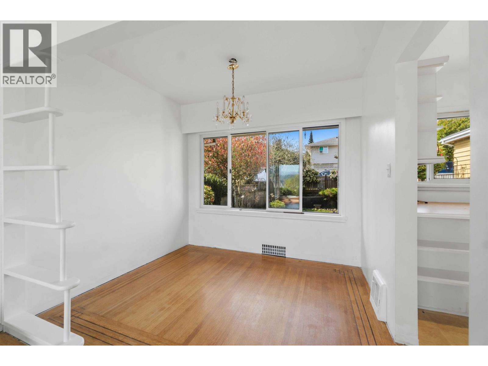 922 Surrey Street, New Westminster, British Columbia  V3L 4W2 - Photo 13 - R3107172