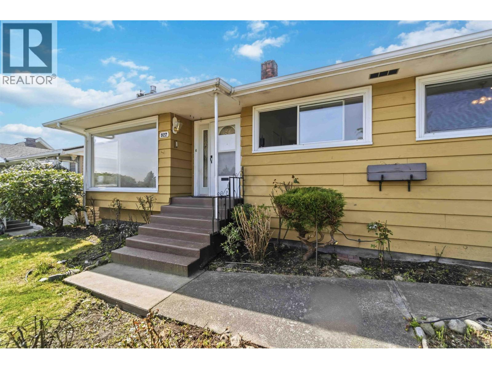 922 Surrey Street, New Westminster, British Columbia  V3L 4W2 - Photo 4 - R3107172