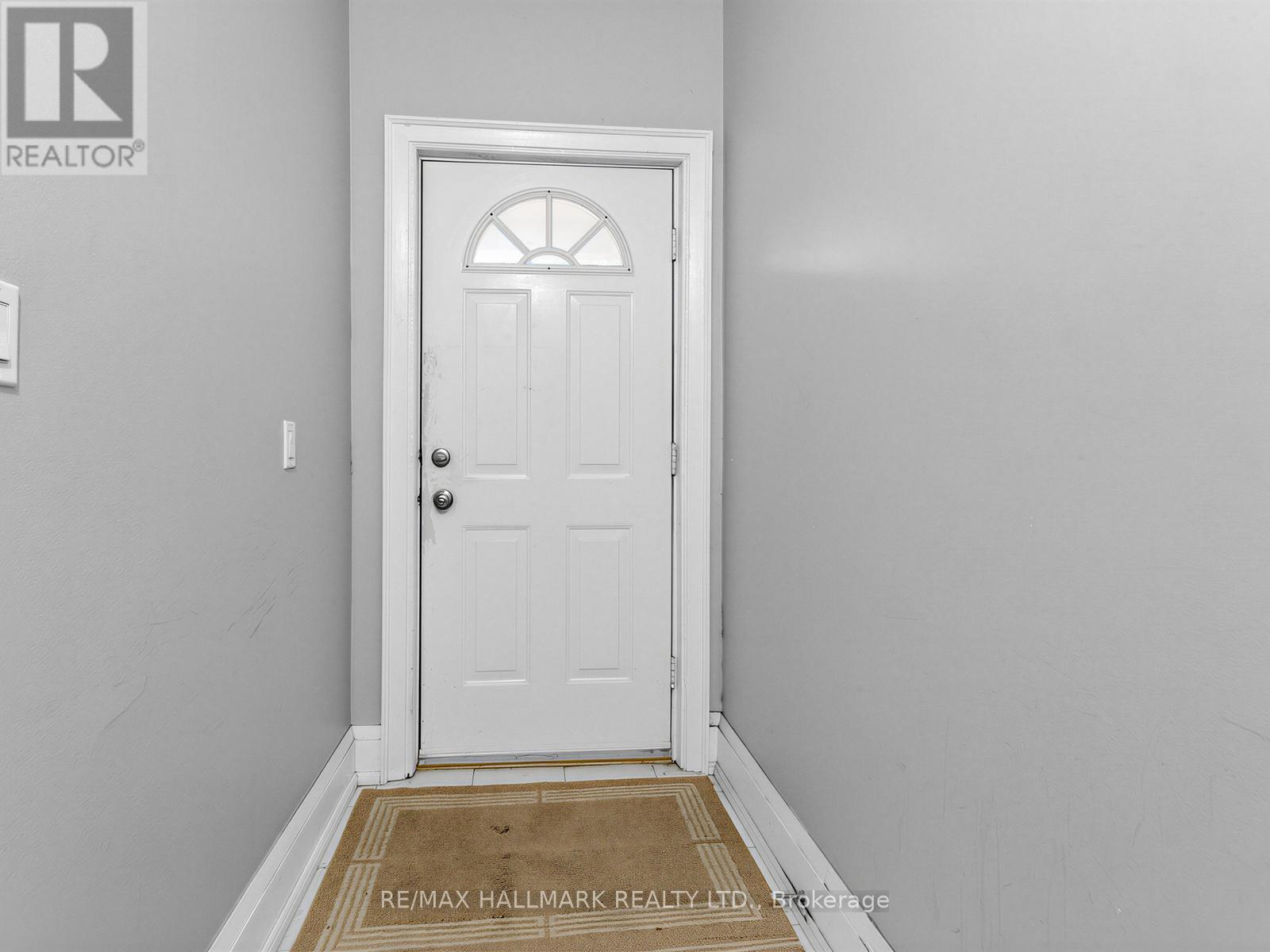 276 Grace Street, Toronto, Ontario  M6G 3A6 - Photo 3 - C12961602