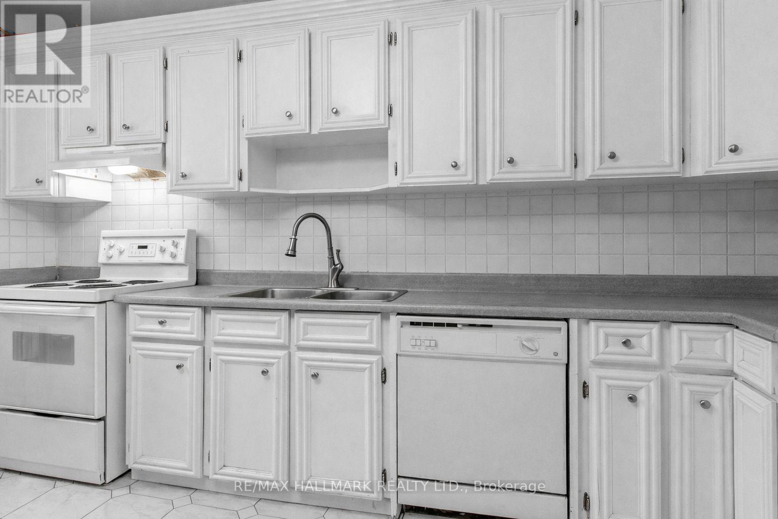 276 Grace Street, Toronto, Ontario  M6G 3A6 - Photo 9 - C12961602