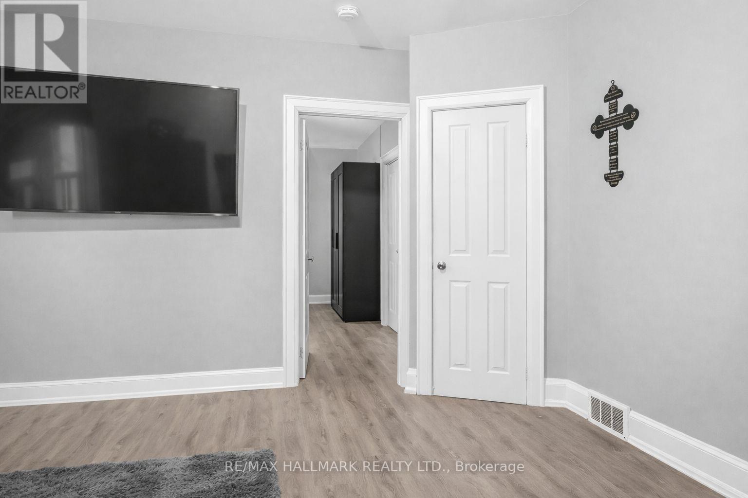 276 Grace Street, Toronto, Ontario  M6G 3A6 - Photo 6 - C12961602