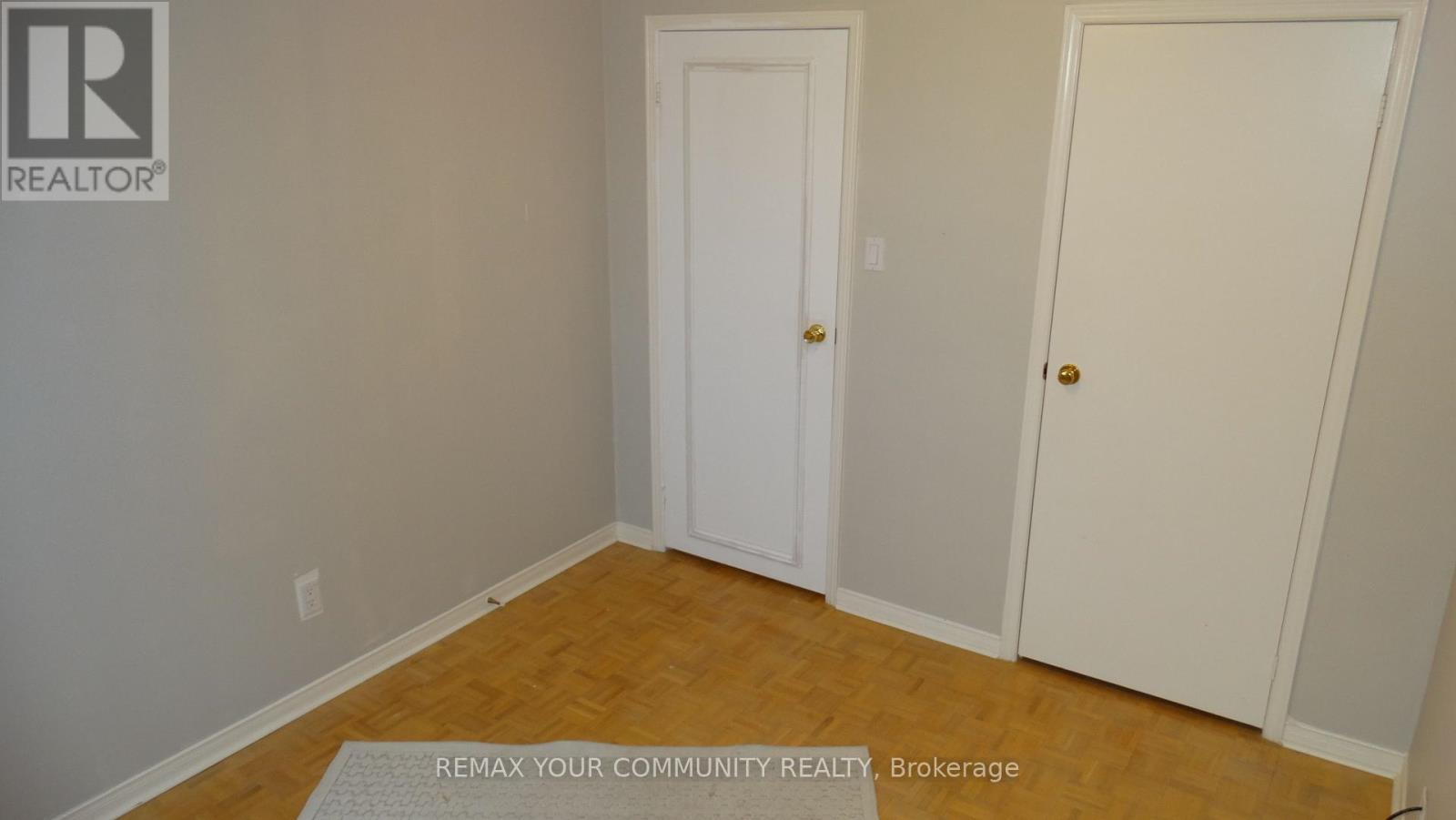 Main & 2nd Floor - 22 Elmpark Court, Richmond Hill, Ontario  L4C 9T8 - Photo 38 - N12886236