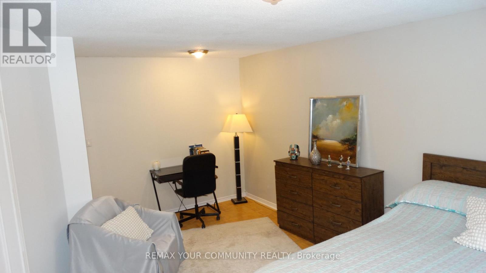 Main & 2nd Floor - 22 Elmpark Court, Richmond Hill, Ontario  L4C 9T8 - Photo 26 - N12886236