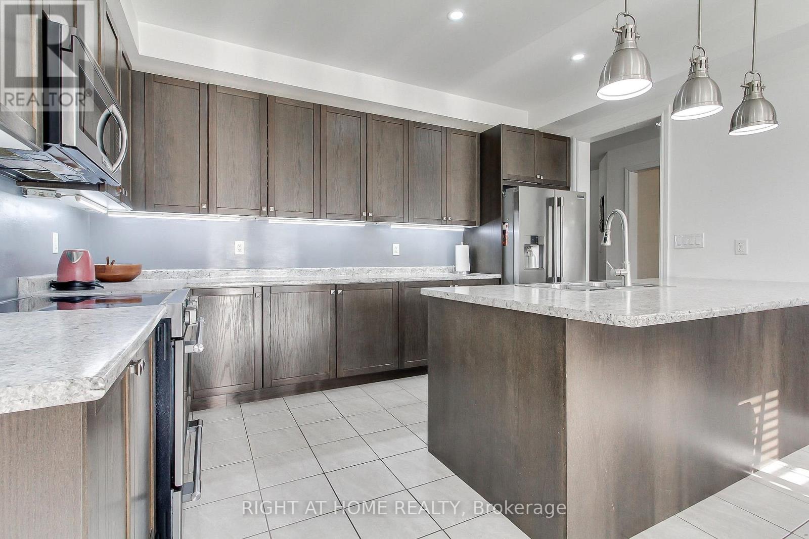 121 Hutchinson Drive, New Tecumseth, Ontario  L9R 0P6 - Photo 14 - N12962158