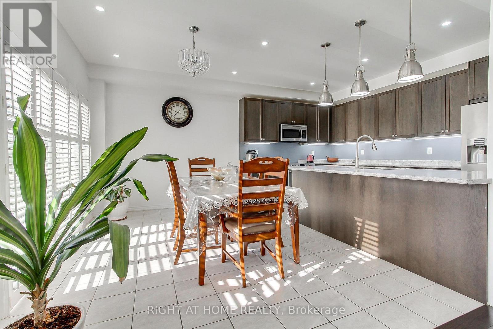 121 Hutchinson Drive, New Tecumseth, Ontario  L9R 0P6 - Photo 18 - N12962158