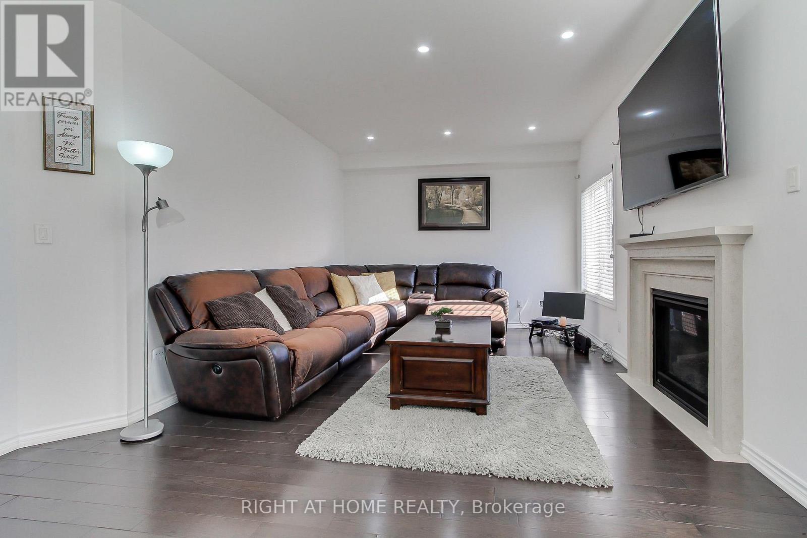 121 Hutchinson Drive, New Tecumseth, Ontario  L9R 0P6 - Photo 21 - N12962158