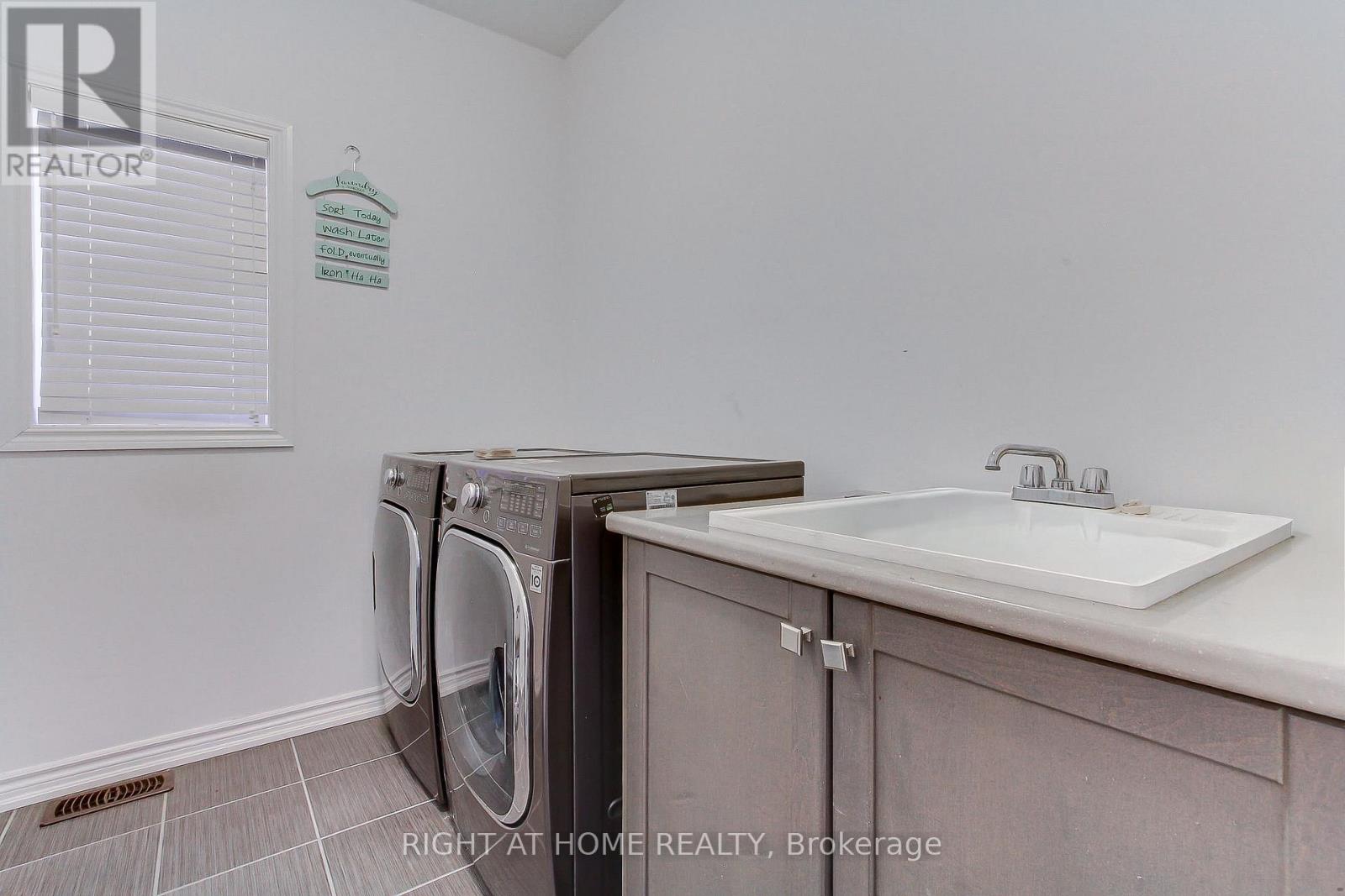 121 Hutchinson Drive, New Tecumseth, Ontario  L9R 0P6 - Photo 25 - N12962158