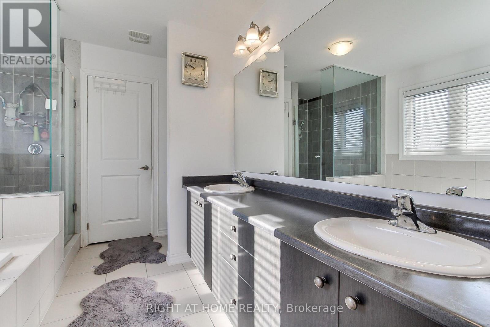 121 Hutchinson Drive, New Tecumseth, Ontario  L9R 0P6 - Photo 31 - N12962158