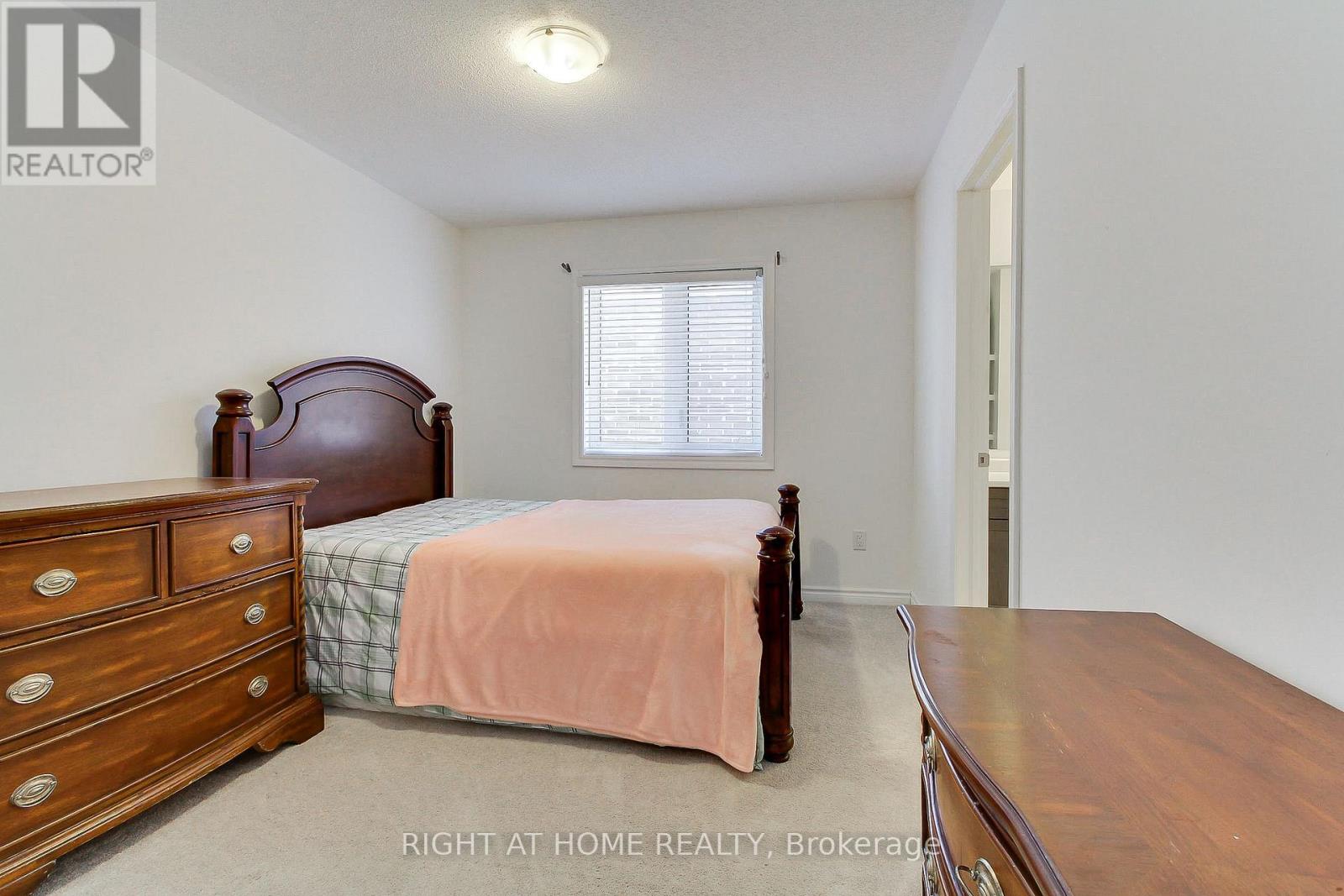 121 Hutchinson Drive, New Tecumseth, Ontario  L9R 0P6 - Photo 38 - N12962158