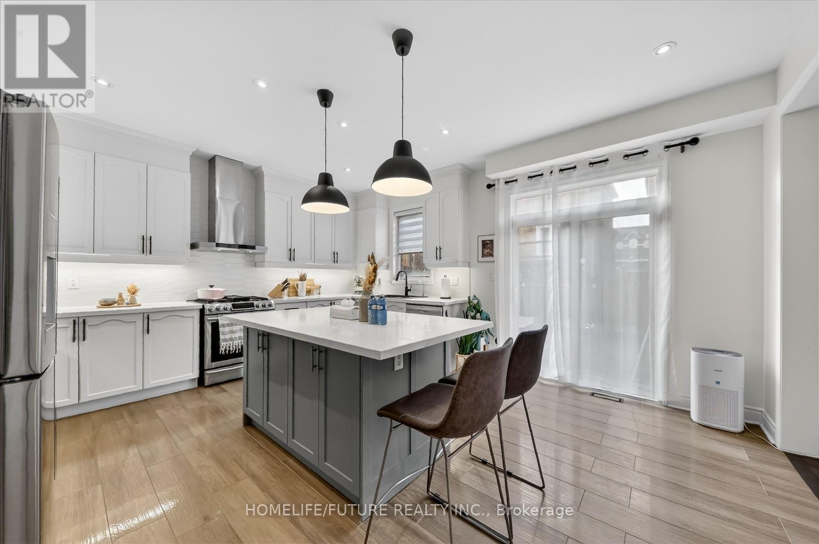 1016 Poppy Lane, Newmarket (Stonehaven-Wyndham), Ontario  L3X 3H6 - Photo 13 - N12962184