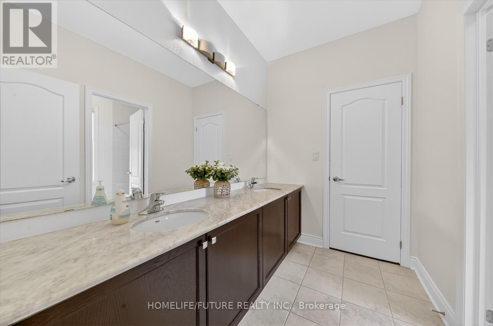 1016 Poppy Lane, Newmarket (Stonehaven-Wyndham), Ontario  L3X 3H6 - Photo 29 - N12962184