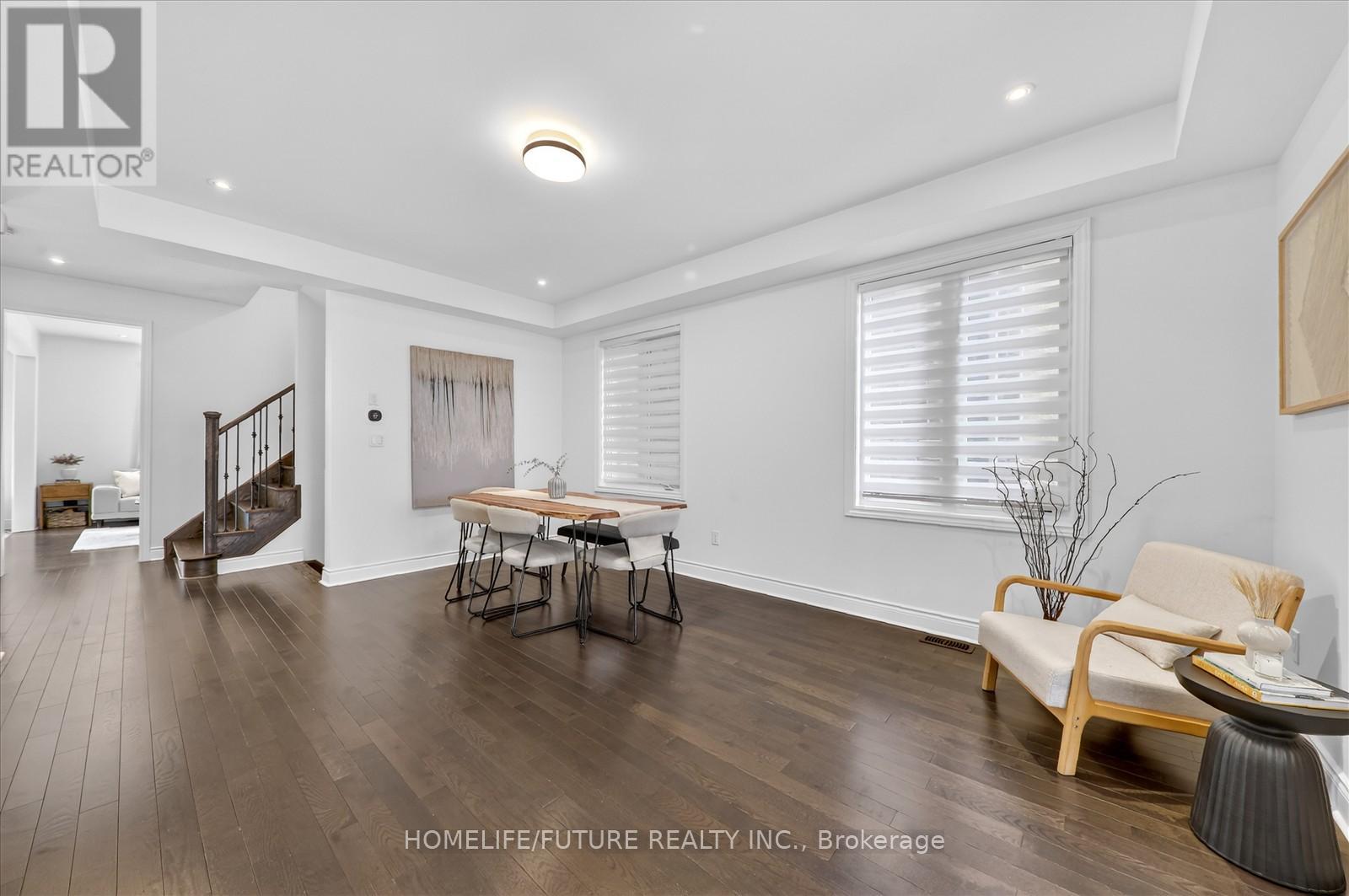 1016 Poppy Lane, Newmarket (Stonehaven-Wyndham), Ontario  L3X 3H6 - Photo 6 - N12962184