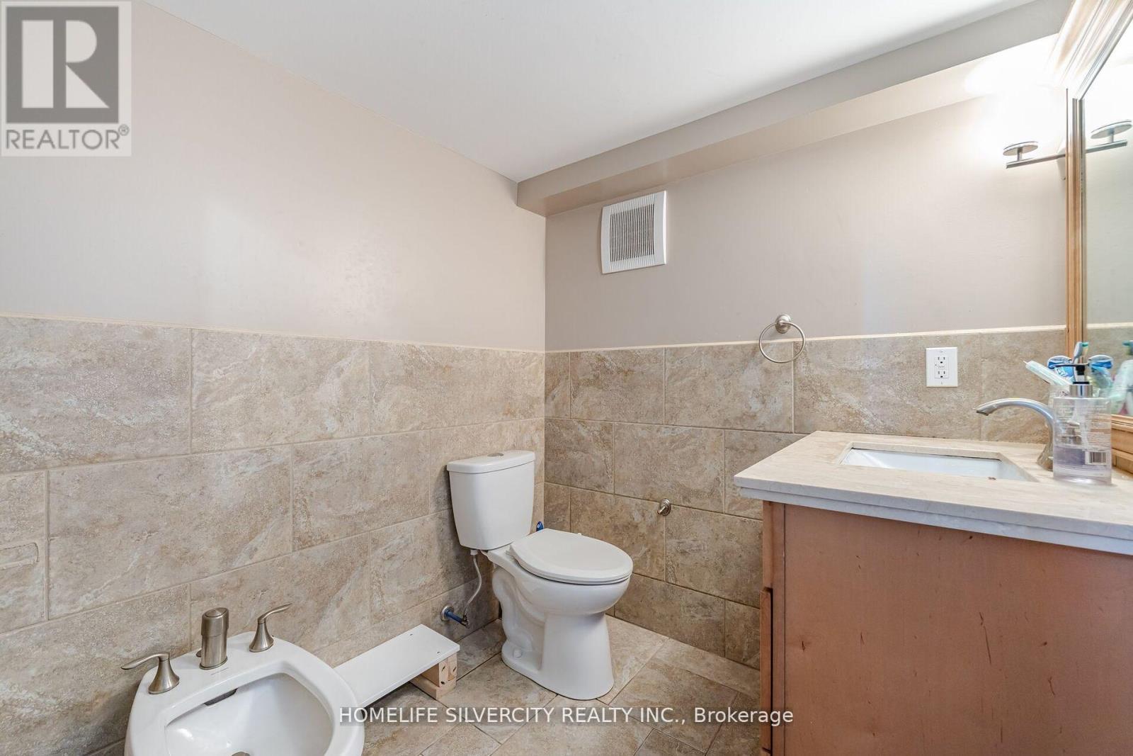 14 Oakhaven Road, Brampton, Ontario  L6P 2Y3 - Photo 33 - W12962156