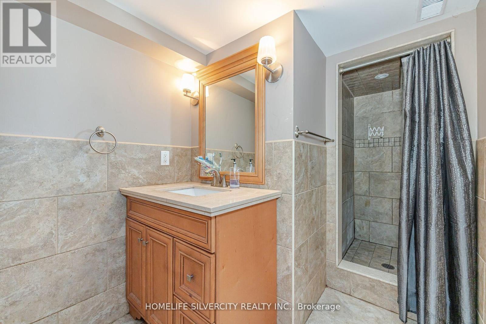 14 Oakhaven Road, Brampton, Ontario  L6P 2Y3 - Photo 34 - W12962156