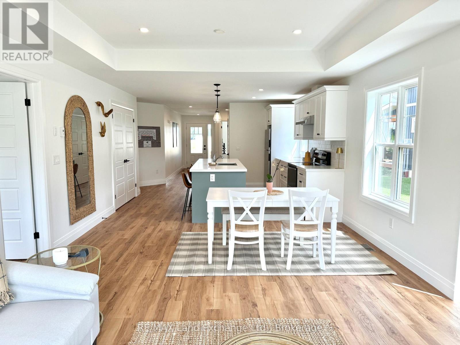 102 Eagle Court, Saugeen Shores, Ontario  N0H 2C3 - Photo 11 - X12151576