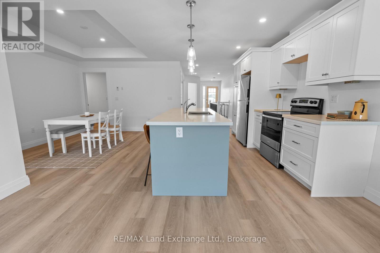 98 Eagle Court, Saugeen Shores, Ontario  N0H 2C3 - Photo 26 - X12151581