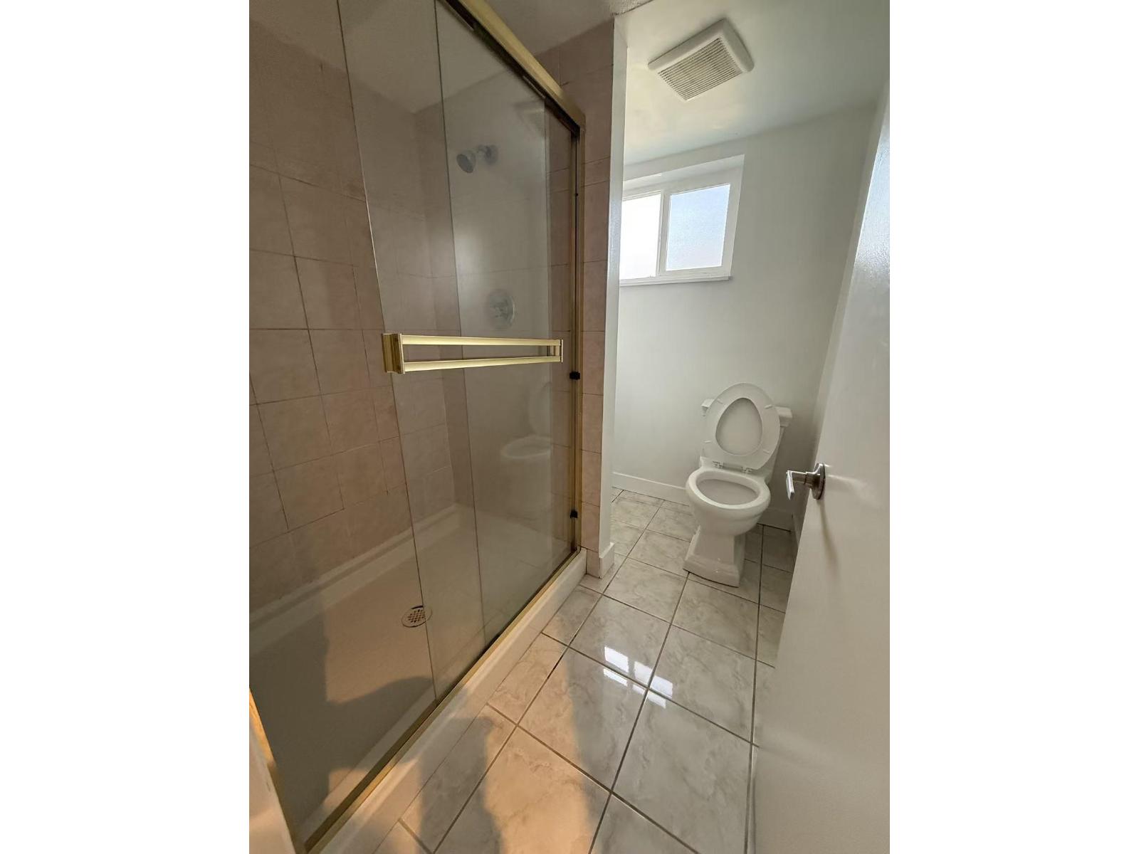 Basement Suite 11647 81 Avenue, Delta, British Columbia  V4C 2A8 - Photo 5 - R3107207