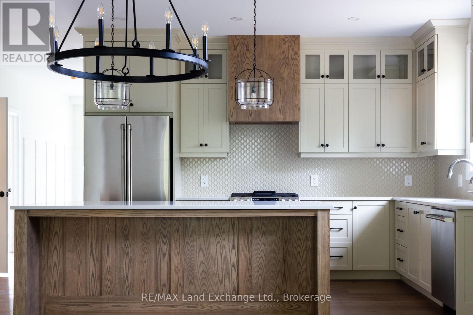 29 Lakeforest Drive, Saugeen Shores, Ontario  N0H 2L0 - Photo 9 - X12219192