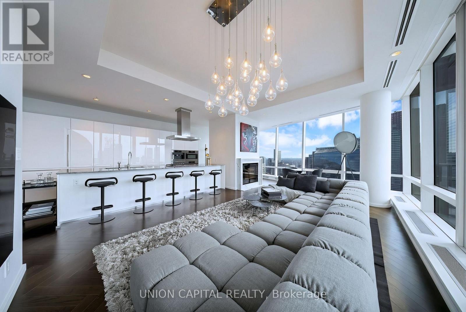 5508 - 180 University Avenue, Toronto, Ontario  M5H 0A2 - Photo 2 - C12959530