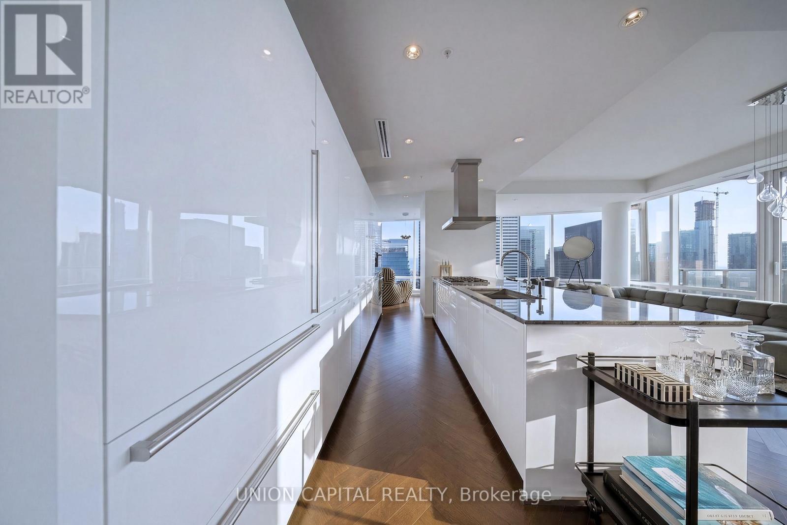 5508 - 180 University Avenue, Toronto, Ontario  M5H 0A2 - Photo 4 - C12959530