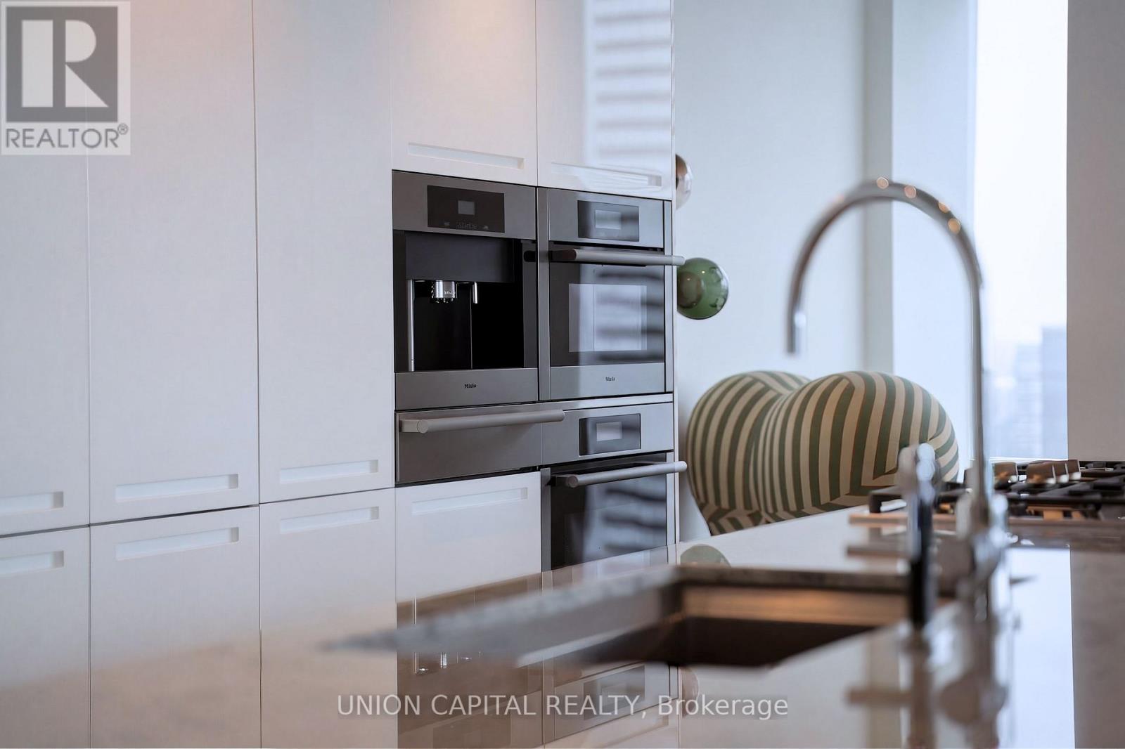 5508 - 180 University Avenue, Toronto, Ontario  M5H 0A2 - Photo 5 - C12959530