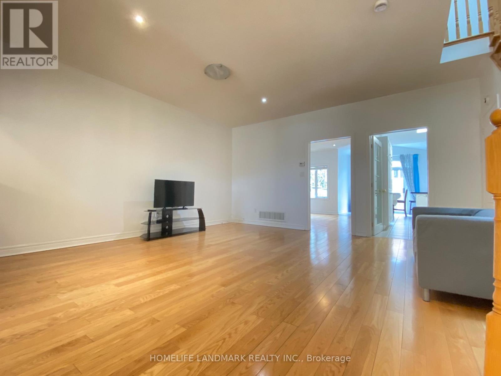 246 Kimono Crescent, Richmond Hill, Ontario  L4S 2A3 - Photo 3 - N12962208