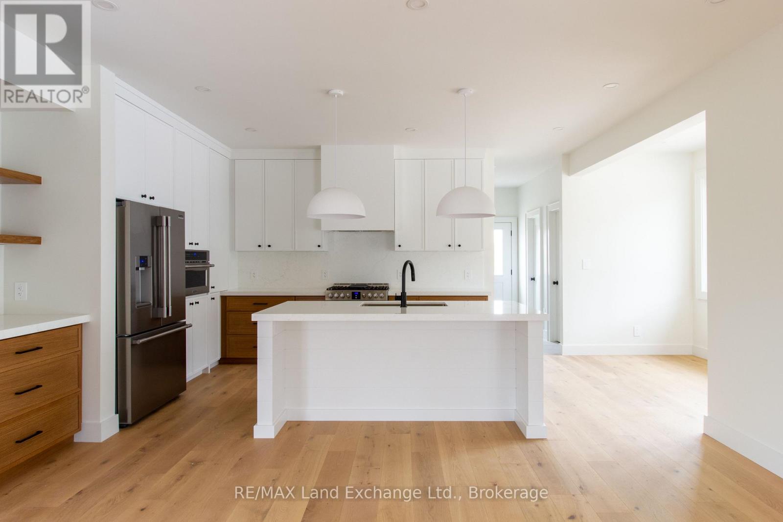 25 Lakeforest Drive, Saugeen Shores, Ontario  N0H 2L0 - Photo 12 - X12219216