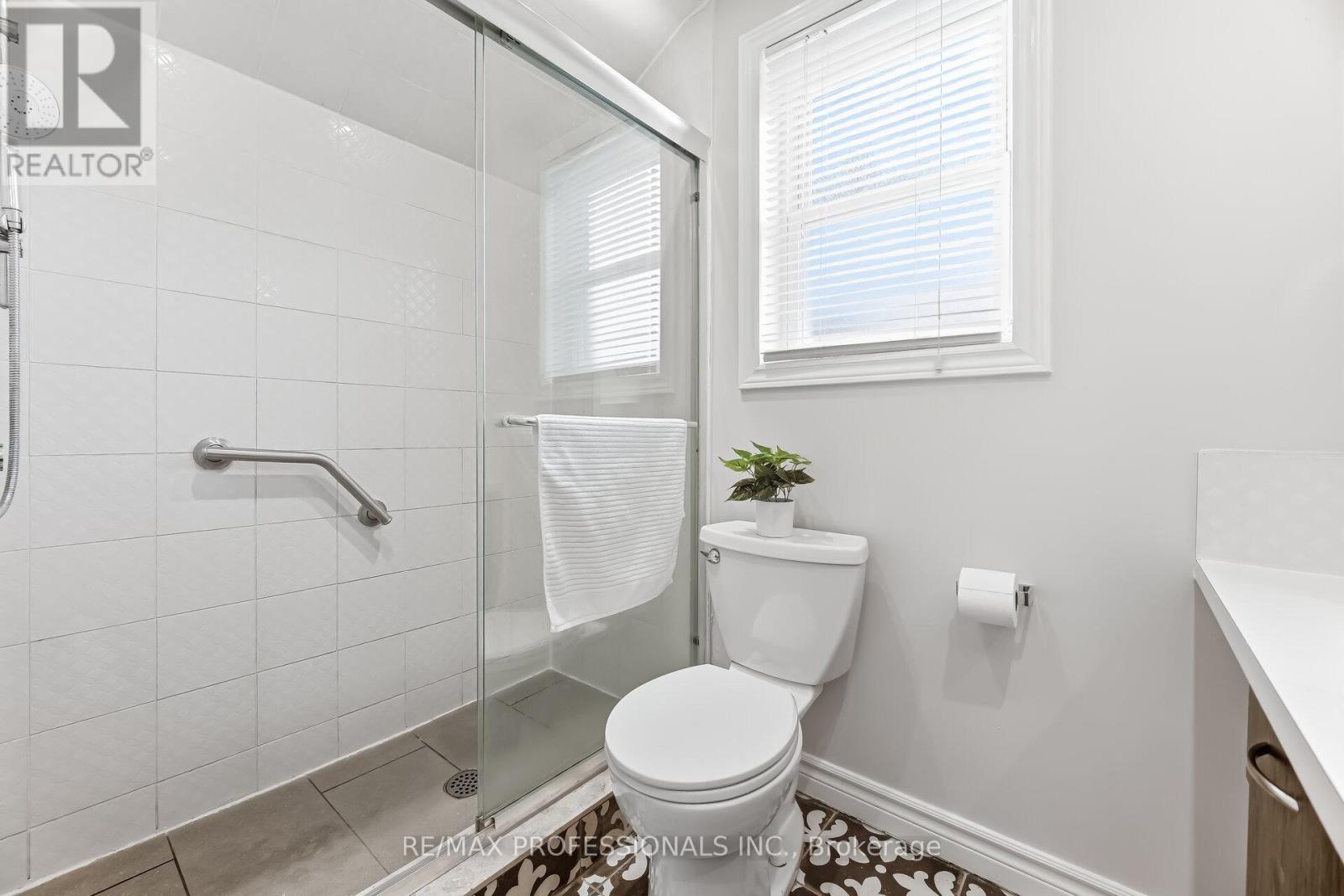 15 Twenty-Seventh Street, Toronto, Ontario  M8W 2X2 - Photo 30 - W12962196