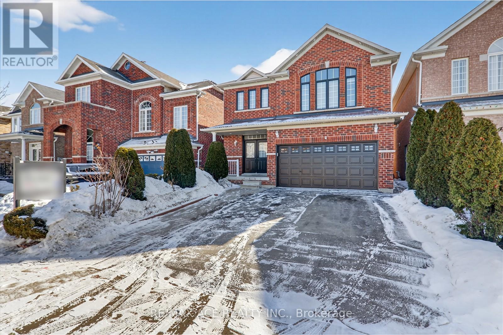 9 Invitational Road, Brampton, Ontario  L6P 2H1 - Photo 2 - W12962210