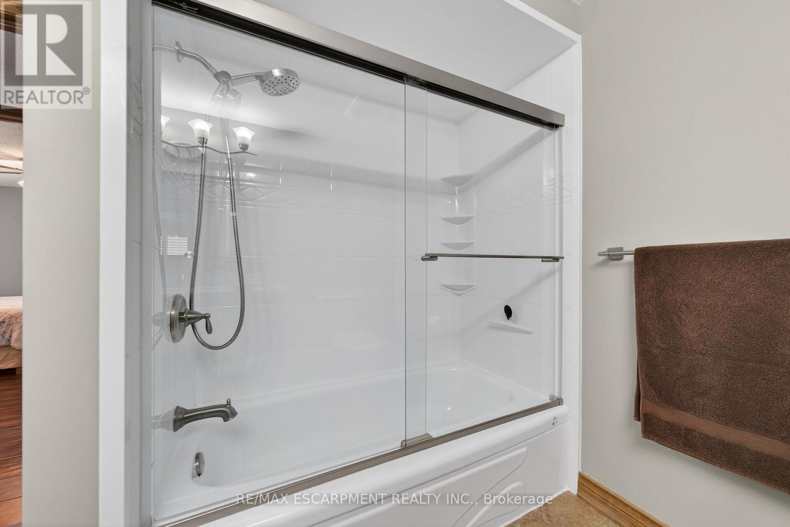 6 Regal Drive, Hamilton, Ontario  L8W 2P4 - Photo 23 - X12962202